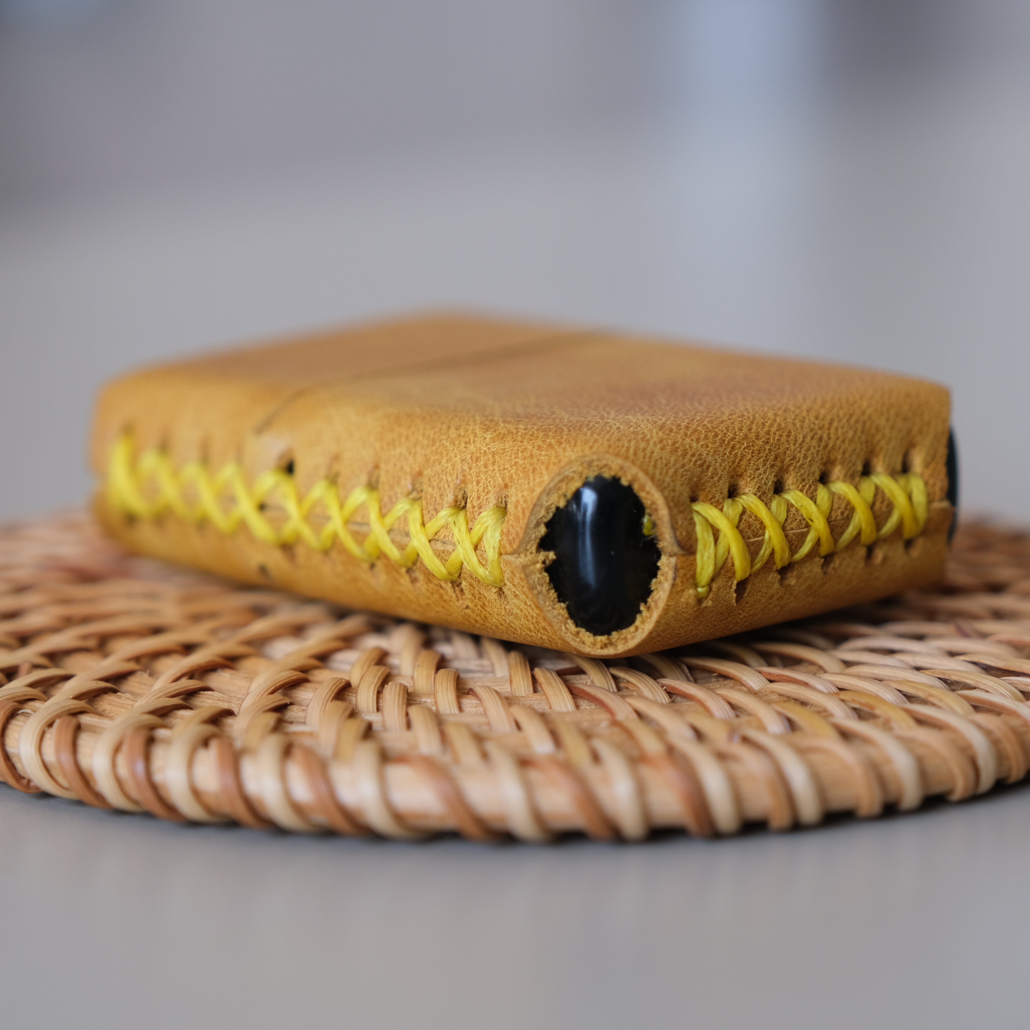 Deri El Yapımı Zippo Çakmak Kılıfı Tiana Sarı