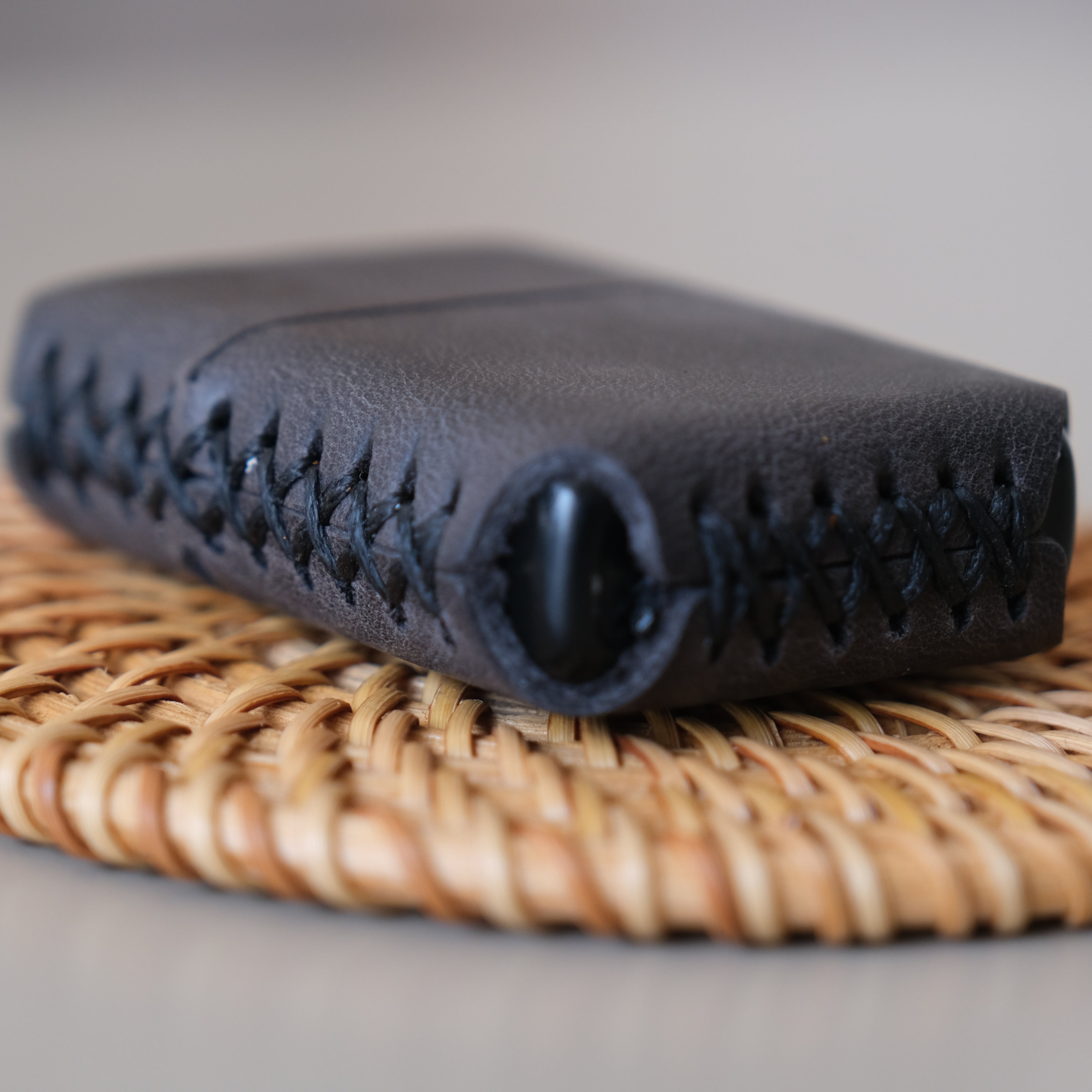 Deri El Yapımı Zippo Çakmak Kılıfı Tiana Siyah