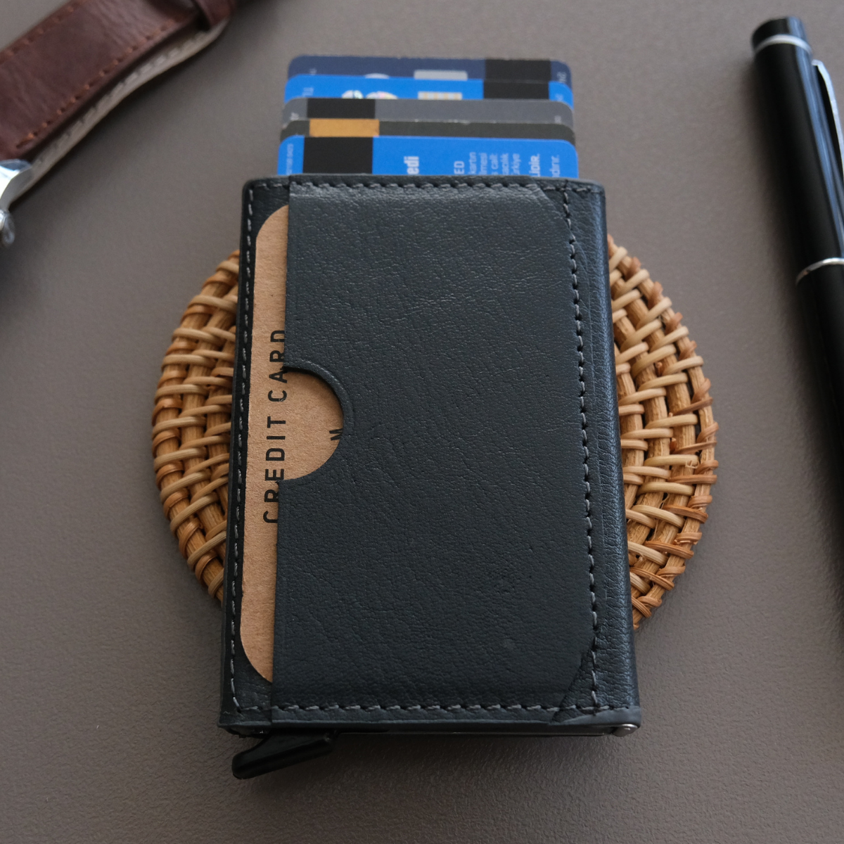 ZİNG Hakiki Deri Mekanizmalı Akıllı Kartlık