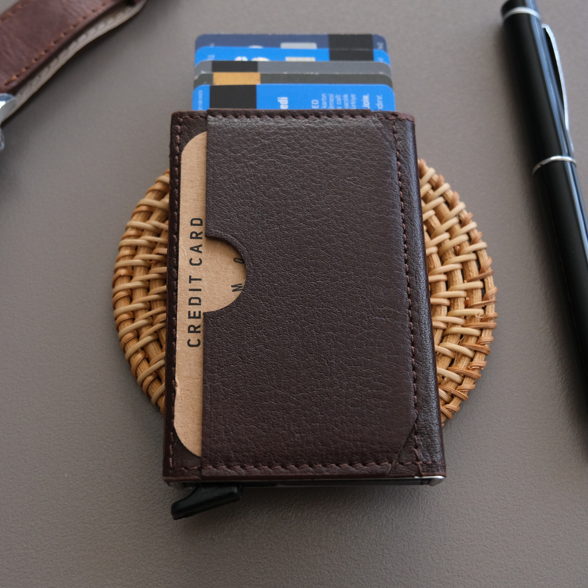 ZİNG Hakiki Deri Mekanizmalı Akıllı Kartlık