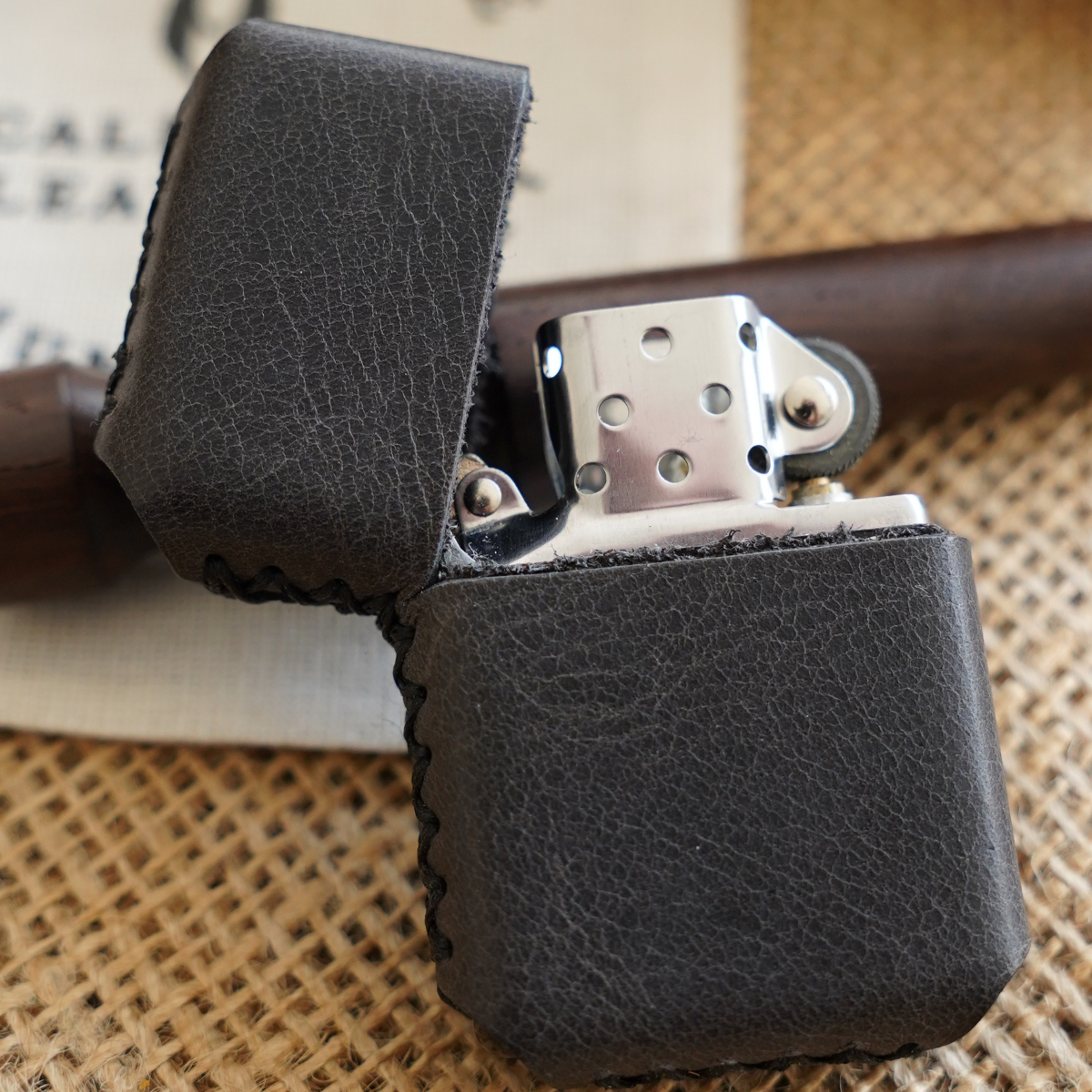 Deri El Yapımı Zippo Çakmak Kılıfı Tiana Siyah